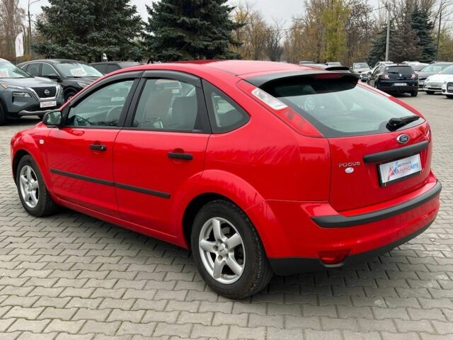 Красный Форд Фокус, объемом двигателя 1.6 л и пробегом 239 тыс. км за 4700 $, фото 4 на Automoto.ua