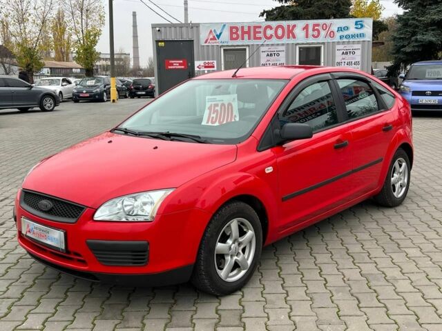 Красный Форд Фокус, объемом двигателя 1.6 л и пробегом 239 тыс. км за 4700 $, фото 2 на Automoto.ua