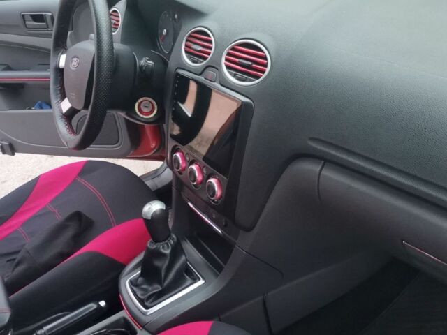 Красный Форд Фокус, объемом двигателя 1.6 л и пробегом 173 тыс. км за 4650 $, фото 13 на Automoto.ua