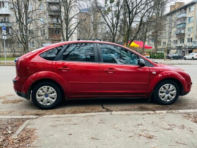 Красный Форд Фокус, объемом двигателя 0 л и пробегом 227 тыс. км за 5100 $, фото 2 на Automoto.ua