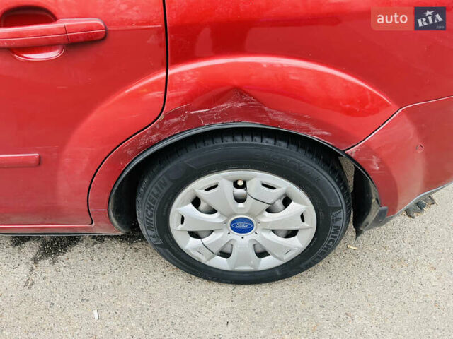 Красный Форд Фокус, объемом двигателя 1.6 л и пробегом 227 тыс. км за 5200 $, фото 7 на Automoto.ua