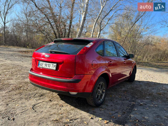 Червоний Форд Фокус, об'ємом двигуна 1.6 л та пробігом 205 тис. км за 5500 $, фото 8 на Automoto.ua