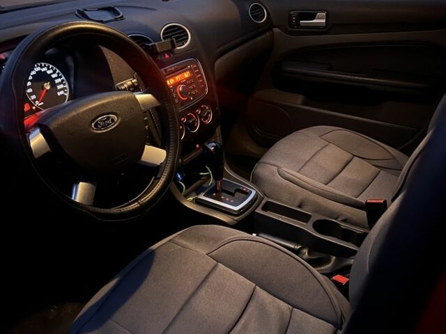 Красный Форд Фокус, объемом двигателя 0 л и пробегом 227 тыс. км за 5100 $, фото 3 на Automoto.ua