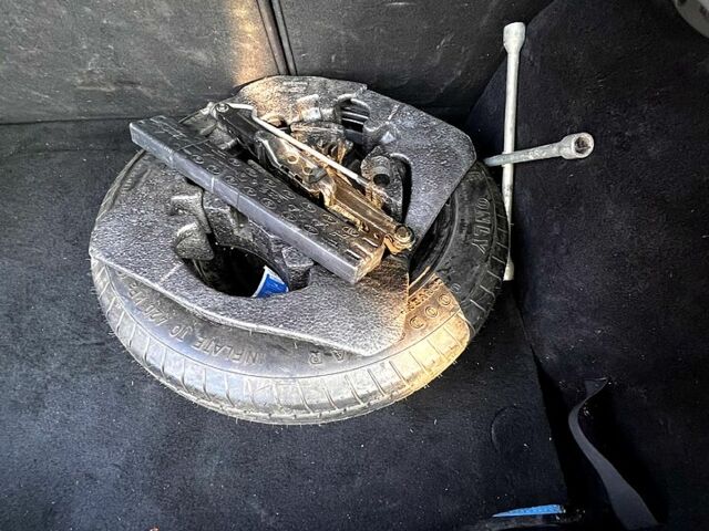 Красный Форд Фокус, объемом двигателя 1.8 л и пробегом 252 тыс. км за 6500 $, фото 8 на Automoto.ua