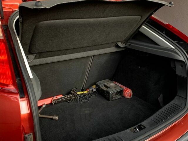 Червоний Форд Фокус, об'ємом двигуна 1.6 л та пробігом 176 тис. км за 4850 $, фото 6 на Automoto.ua