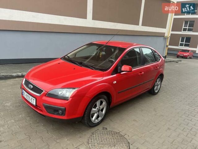 Красный Форд Фокус, объемом двигателя 1.6 л и пробегом 305 тыс. км за 4200 $, фото 12 на Automoto.ua