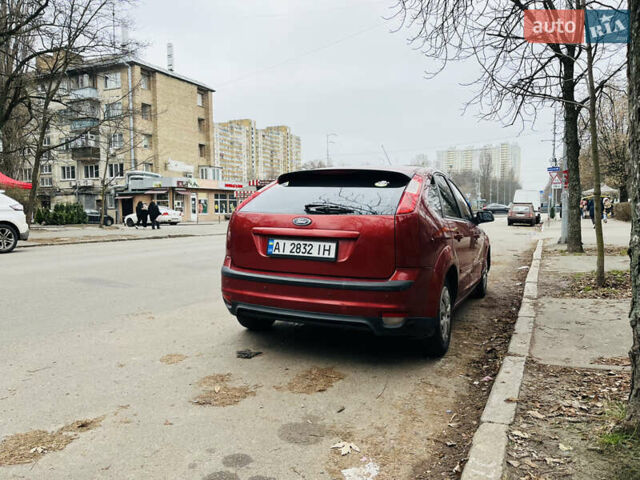 Красный Форд Фокус, объемом двигателя 1.6 л и пробегом 227 тыс. км за 5200 $, фото 5 на Automoto.ua