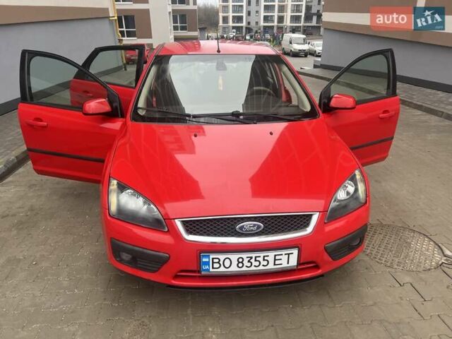 Красный Форд Фокус, объемом двигателя 1.6 л и пробегом 305 тыс. км за 4200 $, фото 8 на Automoto.ua