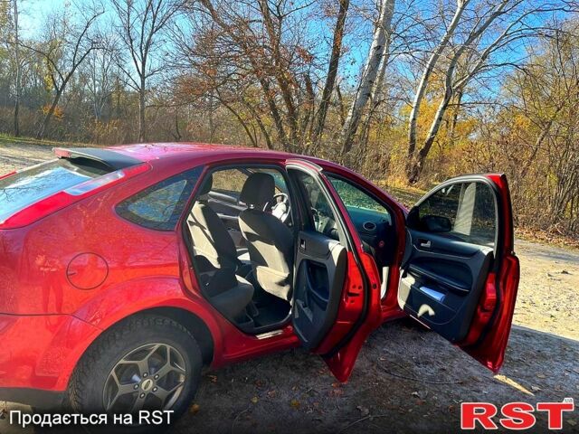 Красный Форд Фокус, объемом двигателя 1.8 л и пробегом 0 тыс. км за 5300 $, фото 8 на Automoto.ua