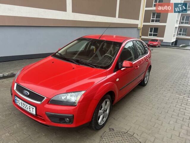 Красный Форд Фокус, объемом двигателя 1.6 л и пробегом 305 тыс. км за 4200 $, фото 13 на Automoto.ua