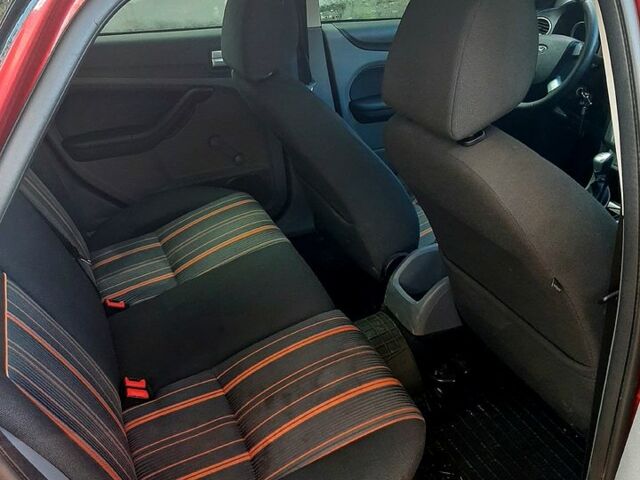 Форд Фокус 2008 у Славянске на Automoto.ua Червоний Форд Фокус, об'ємом двигуна 1.6 л та пробігом 170 тис. км за 5000 $, фото 6 на Automoto.ua