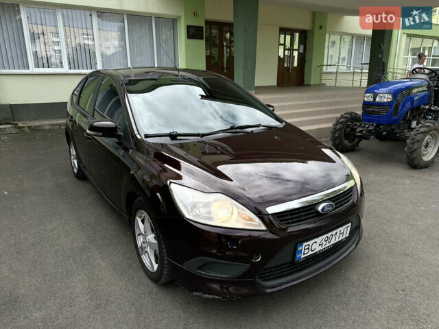 Красный Форд Фокус, объемом двигателя 1.56 л и пробегом 297 тыс. км за 4999 $, фото 2 на Automoto.ua