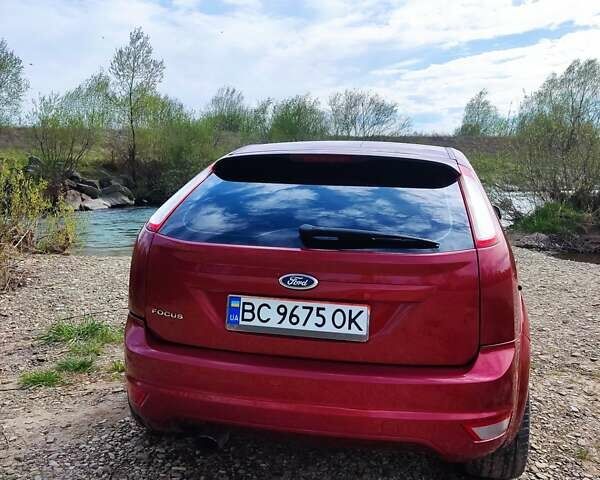 Красный Форд Фокус, объемом двигателя 1.6 л и пробегом 129 тыс. км за 7200 $, фото 5 на Automoto.ua