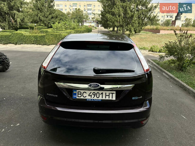 Красный Форд Фокус, объемом двигателя 1.56 л и пробегом 297 тыс. км за 4999 $, фото 4 на Automoto.ua