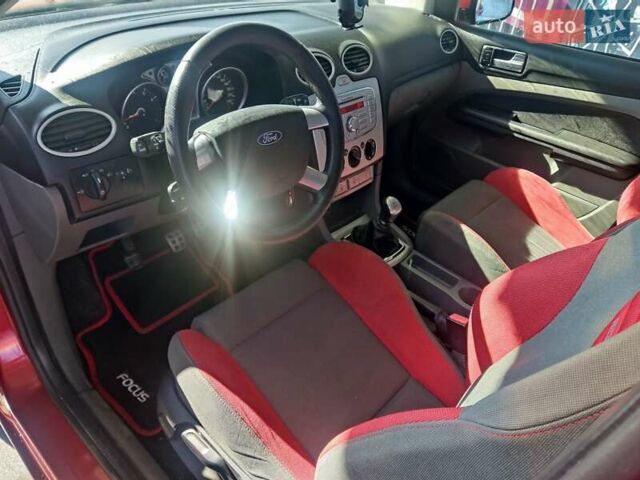 Красный Форд Фокус, объемом двигателя 1.6 л и пробегом 129 тыс. км за 7200 $, фото 43 на Automoto.ua