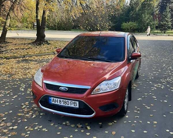 Красный Форд Фокус, объемом двигателя 1.6 л и пробегом 170 тыс. км за 4700 $, фото 2 на Automoto.ua