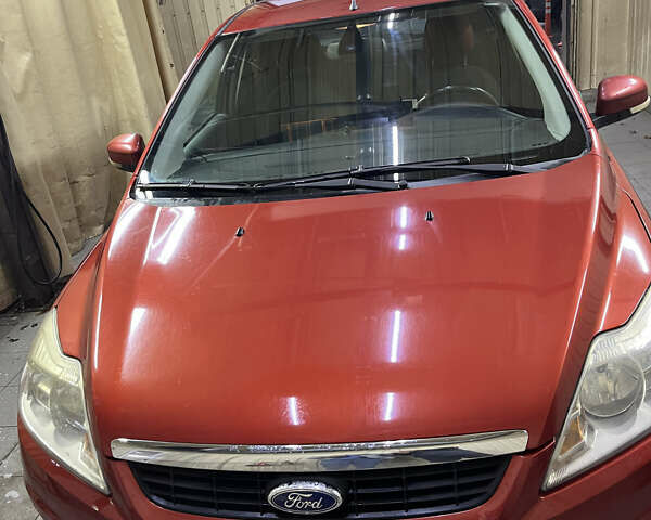 Красный Форд Фокус, объемом двигателя 1.6 л и пробегом 225 тыс. км за 6700 $, фото 2 на Automoto.ua