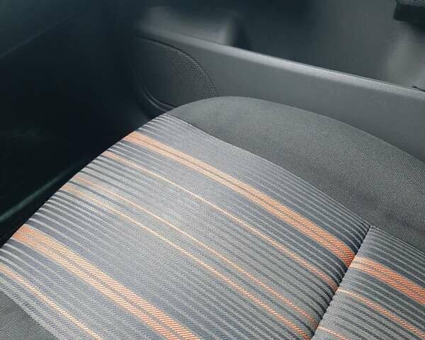 Красный Форд Фокус, объемом двигателя 1.6 л и пробегом 170 тыс. км за 4700 $, фото 12 на Automoto.ua