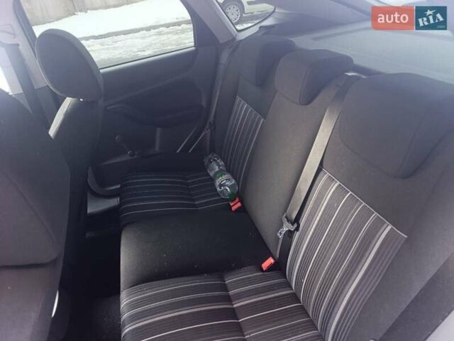 Червоний Форд Фокус, об'ємом двигуна 1.8 л та пробігом 220 тис. км за 6000 $, фото 11 на Automoto.ua