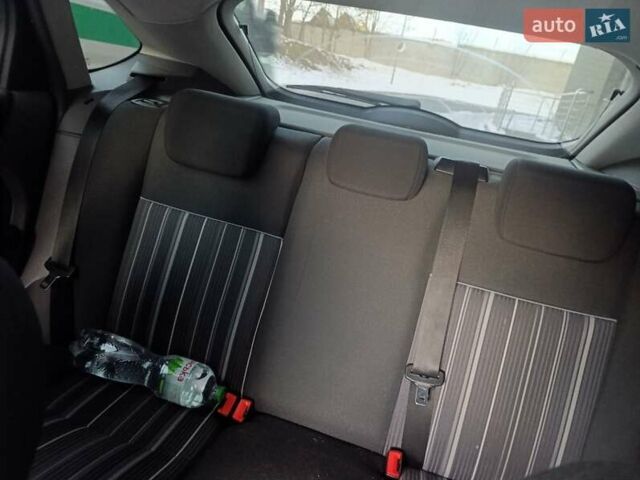 Червоний Форд Фокус, об'ємом двигуна 1.8 л та пробігом 220 тис. км за 6000 $, фото 9 на Automoto.ua