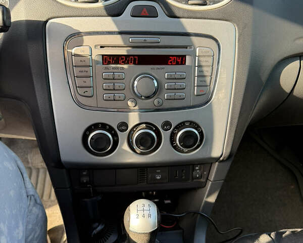 Форд Фокус 2009 в Киеве на Automoto.ua Красный Форд Фокус, объемом двигателя 1.6 л и пробегом 250 тыс. км за 1800 $, фото 9 на Automoto.ua