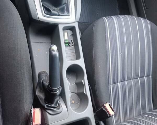 Червоний Форд Фокус, об'ємом двигуна 1.8 л та пробігом 220 тис. км за 6000 $, фото 12 на Automoto.ua