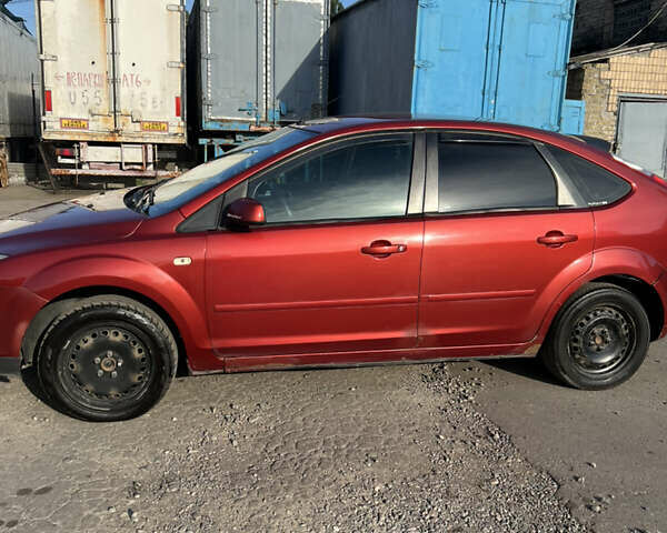 Форд Фокус 2009 в Киеве на Automoto.ua Красный Форд Фокус, объемом двигателя 1.6 л и пробегом 250 тыс. км за 1800 $, фото 1 на Automoto.ua