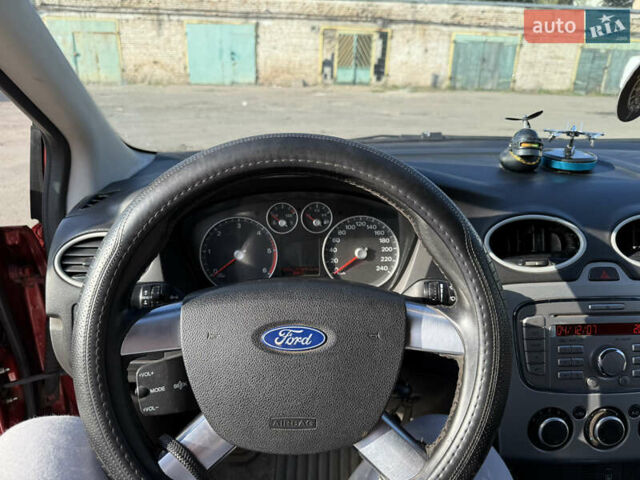 Форд Фокус 2009 в Киеве на Automoto.ua Красный Форд Фокус, объемом двигателя 1.6 л и пробегом 250 тыс. км за 1800 $, фото 8 на Automoto.ua