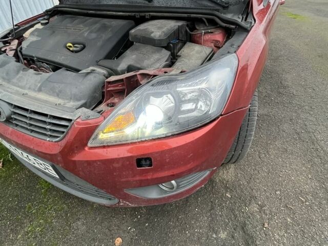 Красный Форд Фокус, объемом двигателя 2 л и пробегом 225 тыс. км за 3000 $, фото 3 на Automoto.ua