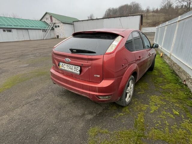 Красный Форд Фокус, объемом двигателя 2 л и пробегом 225 тыс. км за 3000 $, фото 4 на Automoto.ua