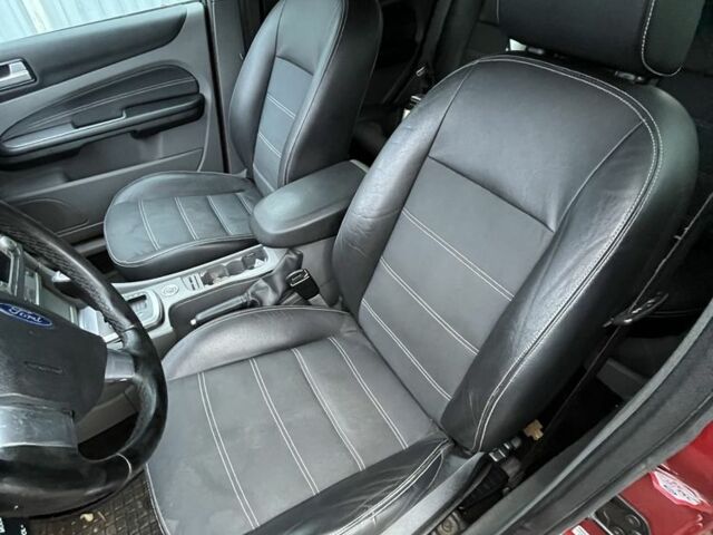 Красный Форд Фокус, объемом двигателя 2 л и пробегом 225 тыс. км за 3000 $, фото 7 на Automoto.ua