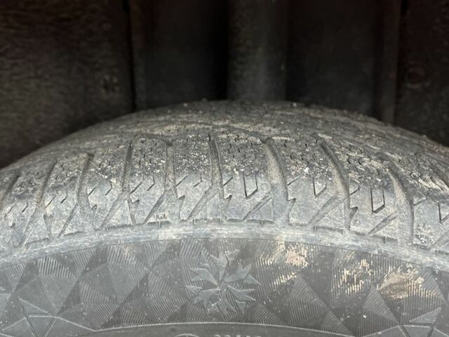 Красный Форд Фокус, объемом двигателя 2 л и пробегом 225 тыс. км за 3000 $, фото 5 на Automoto.ua