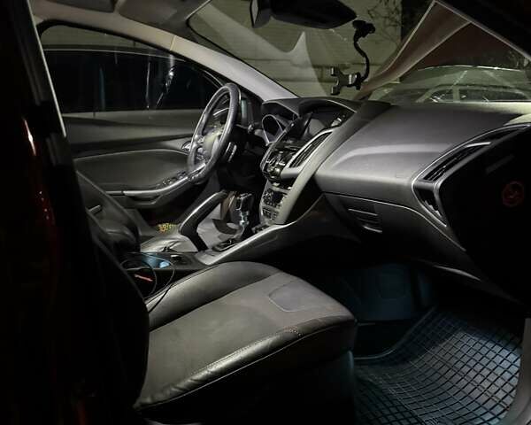 Червоний Форд Фокус, об'ємом двигуна 1.6 л та пробігом 270 тис. км за 10600 $, фото 21 на Automoto.ua