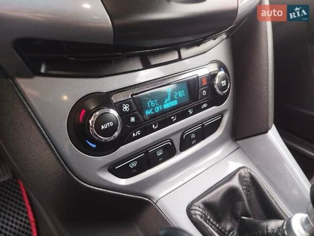 Красный Форд Фокус, объемом двигателя 1.6 л и пробегом 245 тыс. км за 6450 $, фото 39 на Automoto.ua