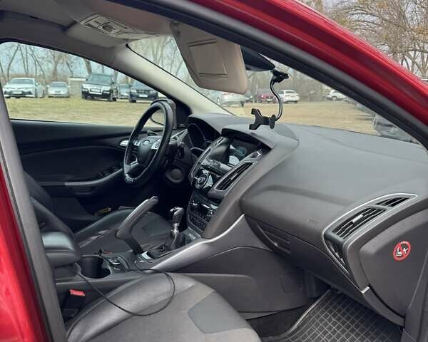 Червоний Форд Фокус, об'ємом двигуна 1.6 л та пробігом 270 тис. км за 10600 $, фото 31 на Automoto.ua