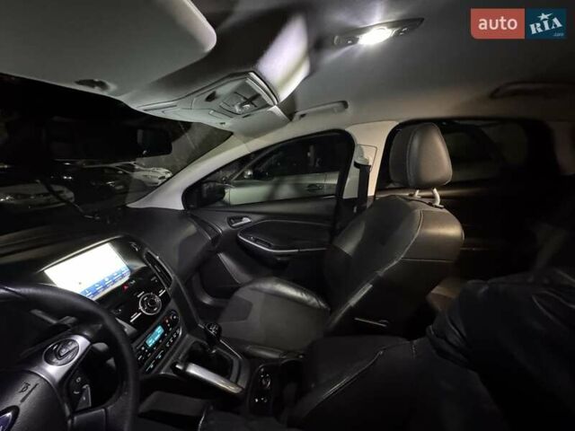 Червоний Форд Фокус, об'ємом двигуна 1.6 л та пробігом 270 тис. км за 10600 $, фото 20 на Automoto.ua