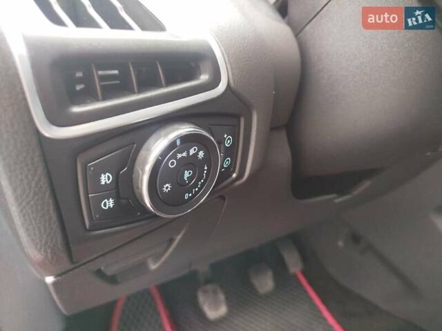 Красный Форд Фокус, объемом двигателя 1.6 л и пробегом 245 тыс. км за 6450 $, фото 37 на Automoto.ua