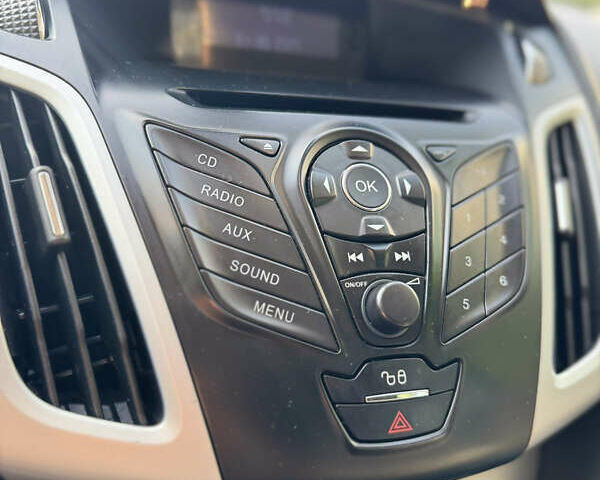 Красный Форд Фокус, объемом двигателя 1.6 л и пробегом 198 тыс. км за 4999 $, фото 25 на Automoto.ua