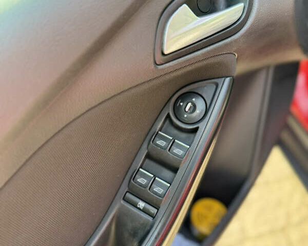 Красный Форд Фокус, объемом двигателя 1.6 л и пробегом 198 тыс. км за 4999 $, фото 19 на Automoto.ua