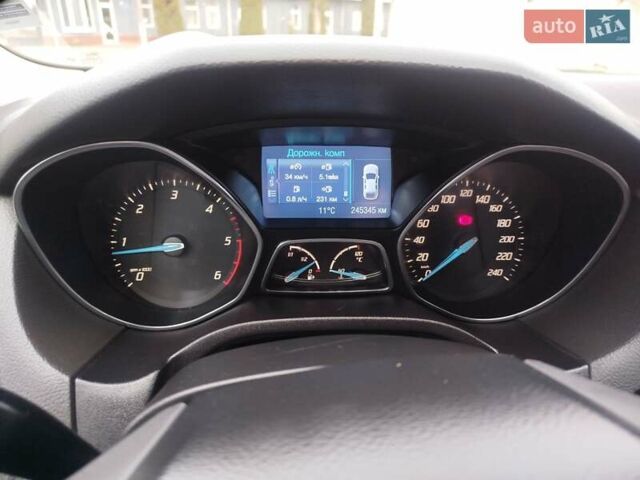 Красный Форд Фокус, объемом двигателя 1.6 л и пробегом 245 тыс. км за 6450 $, фото 49 на Automoto.ua