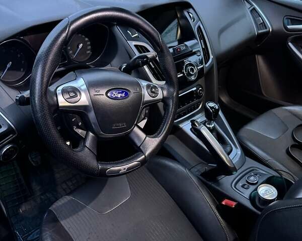 Червоний Форд Фокус, об'ємом двигуна 1.6 л та пробігом 270 тис. км за 10600 $, фото 24 на Automoto.ua