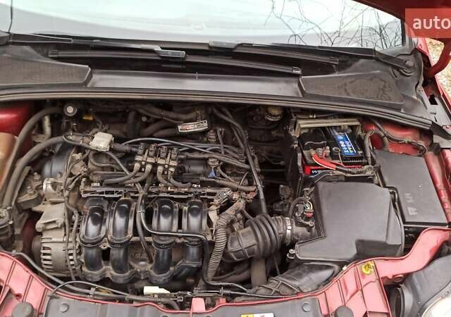 Красный Форд Фокус, объемом двигателя 1.6 л и пробегом 230 тыс. км за 6500 $, фото 8 на Automoto.ua