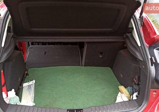 Красный Форд Фокус, объемом двигателя 1.6 л и пробегом 230 тыс. км за 6500 $, фото 5 на Automoto.ua