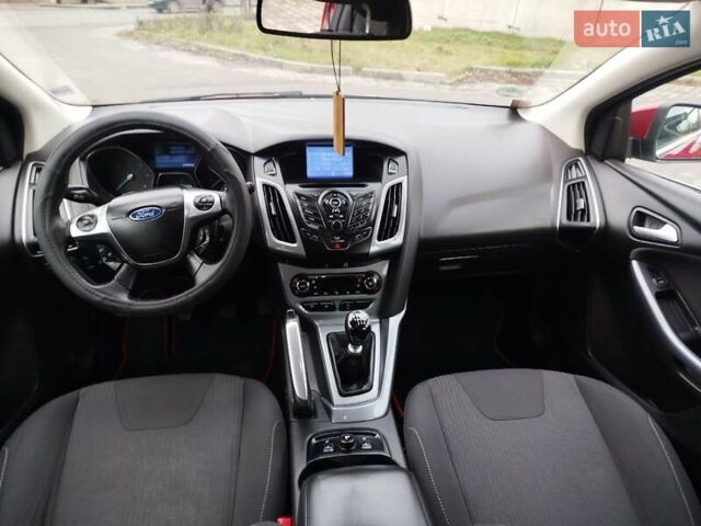 Красный Форд Фокус, объемом двигателя 1.6 л и пробегом 245 тыс. км за 6450 $, фото 45 на Automoto.ua