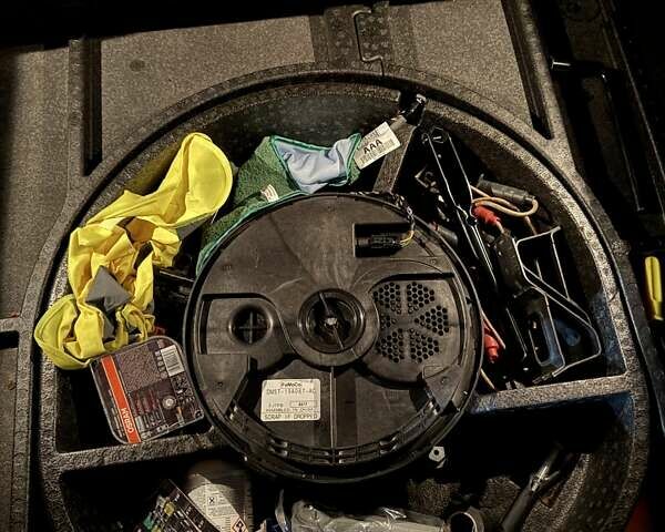 Червоний Форд Фокус, об'ємом двигуна 1.6 л та пробігом 270 тис. км за 10600 $, фото 2 на Automoto.ua