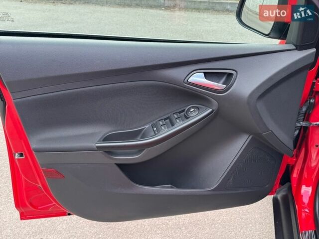 Червоний Форд Фокус, об'ємом двигуна 1.6 л та пробігом 63 тис. км за 9500 $, фото 17 на Automoto.ua
