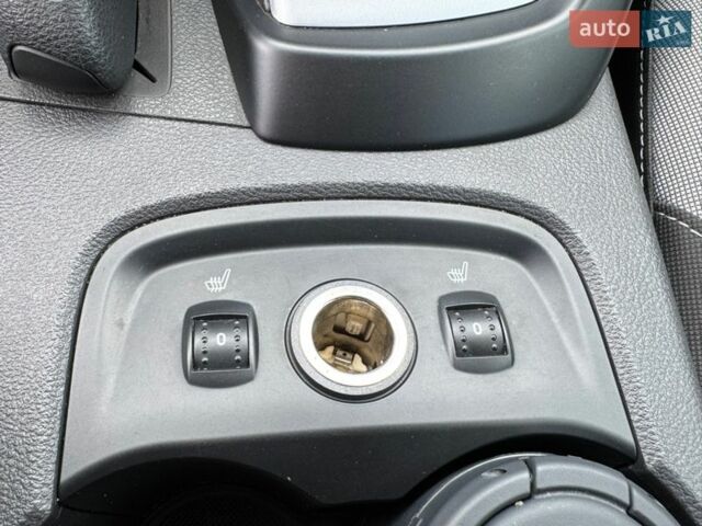 Червоний Форд Фокус, об'ємом двигуна 1.6 л та пробігом 63 тис. км за 9500 $, фото 41 на Automoto.ua