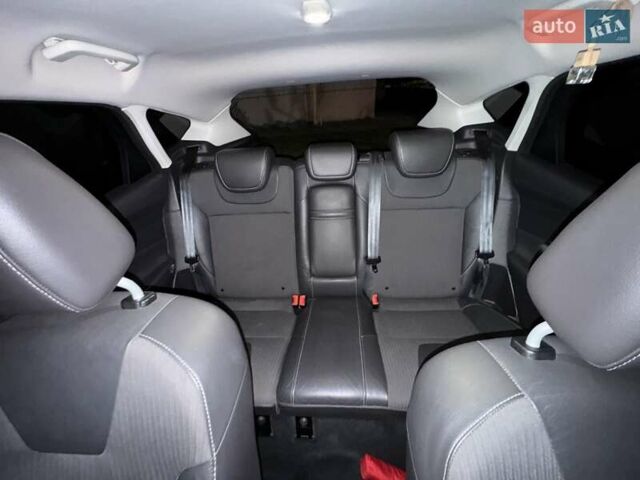 Червоний Форд Фокус, об'ємом двигуна 1.6 л та пробігом 270 тис. км за 10600 $, фото 12 на Automoto.ua