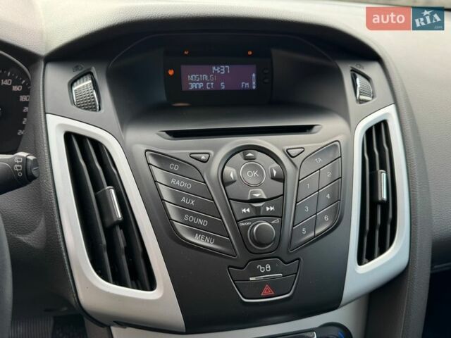 Червоний Форд Фокус, об'ємом двигуна 1.6 л та пробігом 63 тис. км за 9500 $, фото 35 на Automoto.ua