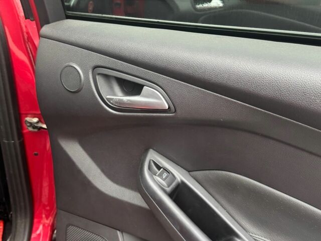 Червоний Форд Фокус, об'ємом двигуна 1.6 л та пробігом 231 тис. км за 6200 $, фото 11 на Automoto.ua